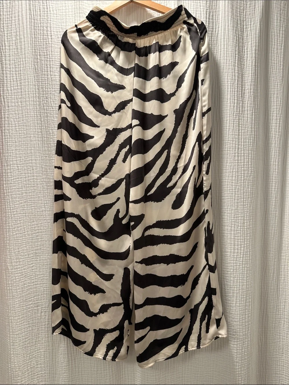 H&M Black & Ivory Zebra Print Wide-Leg Pants - Picture 6 of 9